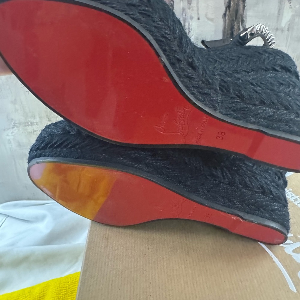 Christian Louboutin black Malfadin Zeppa
Size 38 - Picture 7 of 9